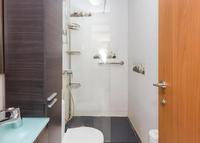 Sagitario, 2-7 Apartment